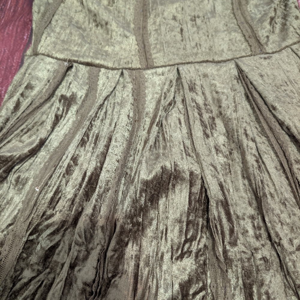NWT Gorgeous Green Gold Fit And Flare Velvet Dress - Picture 6 of 7